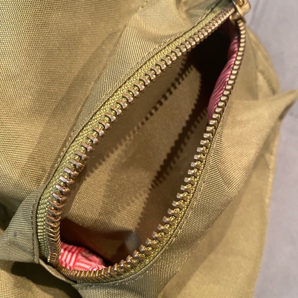 Herschel mini olive green backpack - Picture 5 of 7